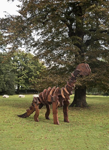 Baby Dinosaur (Apatosaurus), 2013. Salvaged old growth redwood, and stainless steel. 294.6 x 513.1 x 121.9 cm 116 x 202 x 48 ins